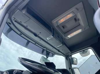 Camion porteur Renault C380 