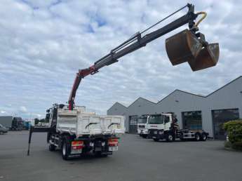 Camion porteur Renault C380 