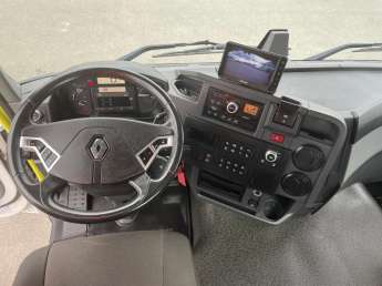 Camion porteur Renault C380 