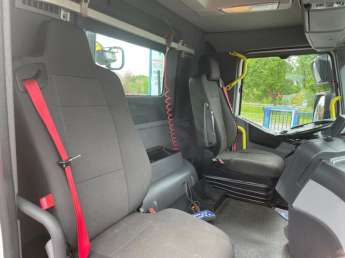 Camion porteur Renault C380 