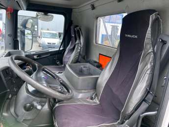 Camion porteur Scania P 380