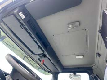 Camion porteur Scania P 380