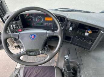 Camion porteur Scania P 380