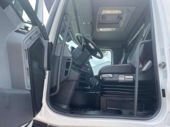Camion porteur Renault C430 