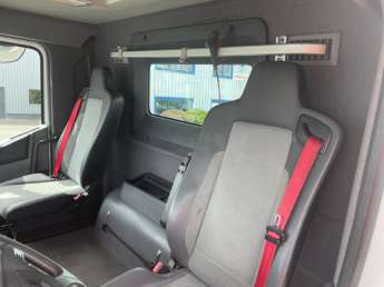 Camion porteur Renault C430 