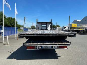 Camion porteur Scania P380 