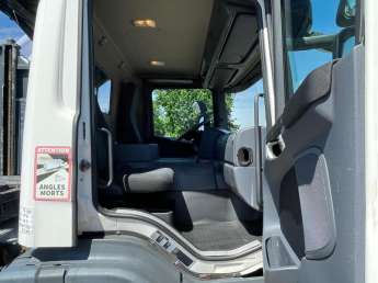 Camion porteur Scania P380 