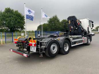 Camion porteur Renault C440 