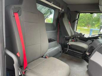 Camion porteur Renault C440 