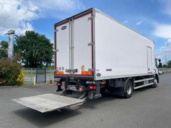 Camion porteur Renault D WIDE 320 