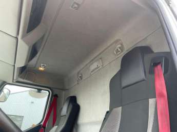 Camion porteur Renault D WIDE 320 