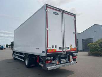 Camion porteur Renault D WIDE 320 