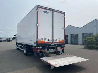 Camion porteur Renault D WIDE 320 