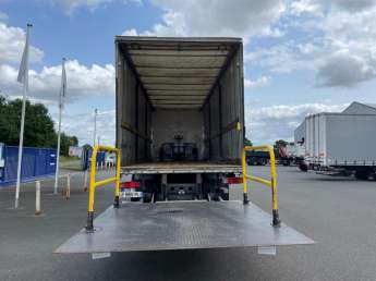 Camion porteur Mercedes AXOR 25.33 
