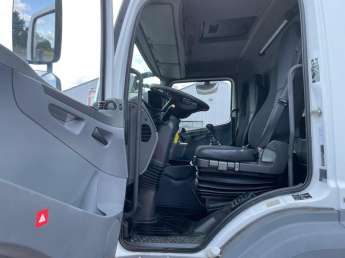 Camion porteur Mercedes AXOR 25.33 