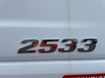 Camion porteur Mercedes AXOR 25.33 