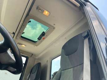 Camion porteur DAF CF 530 