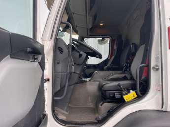 Camion porteur Renault C380 