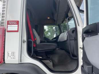Camion porteur Renault C380 