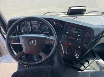 Tracteur routier Mercedes 1848 