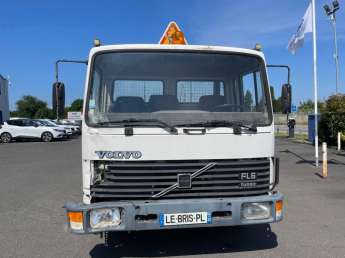 Camion porteur Volvo FL6 