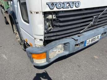 Camion porteur Volvo FL6 
