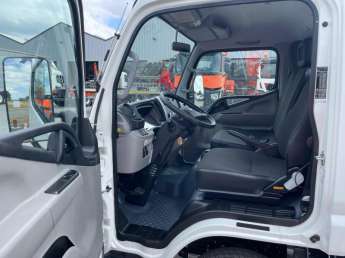 Utilitaire Mitsubishi Fuso Canter 