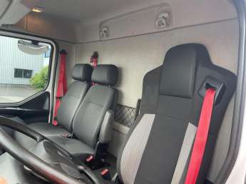 Camion porteur Renault D250 NARROW / D16 