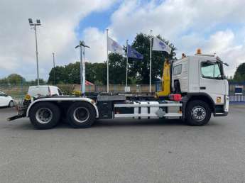 Camion porteur Volvo FM 420 