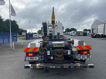 Camion porteur Volvo FM 420 