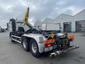 Camion porteur Volvo FM 420 