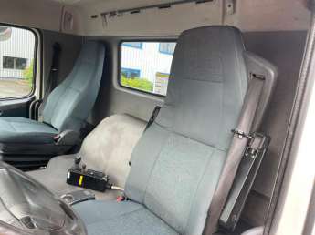 Camion porteur Volvo FM 420 