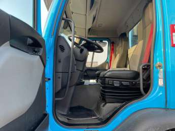Camion porteur Renault C320 