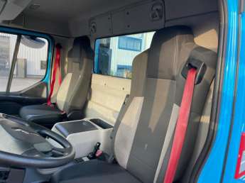Camion porteur Renault C320 