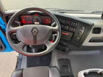 Camion porteur Renault C320 