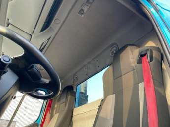 Camion porteur Renault C320 