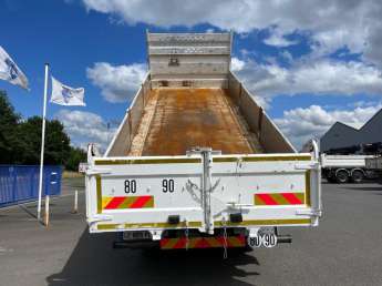 Camion porteur Renault C380 
