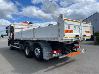 Camion porteur Renault C380 
