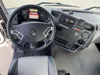 Camion porteur Renault C380 