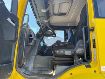 Camion porteur MAN TGA 33.360 