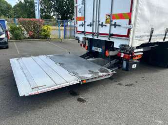 Camion porteur Mercedes Actros 2536