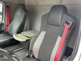 Camion porteur Renault D250 NARROW D12 