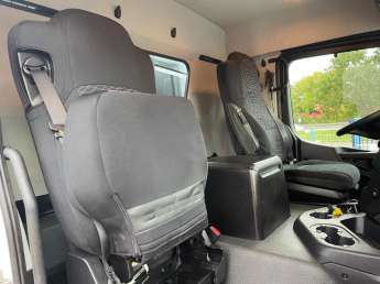 Camion porteur Mercedes AROCS 32.43 