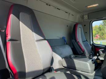 Camion porteur Volvo FMX 460 