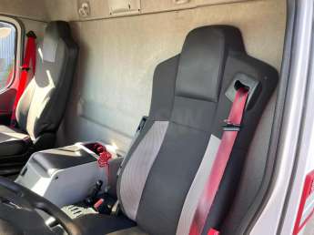 Camion porteur Renault D320.19 