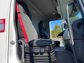 Camion porteur Renault D320.19 