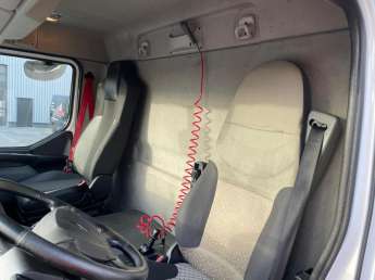 Camion porteur Renault D320