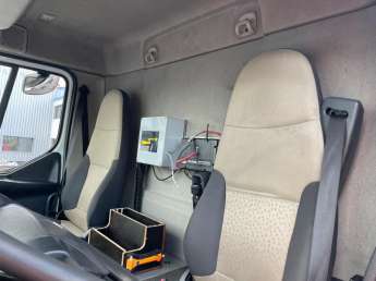 Camion porteur Renault MIDLUM 270.18 