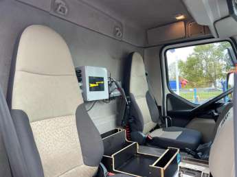 Camion porteur Renault MIDLUM 270.18 