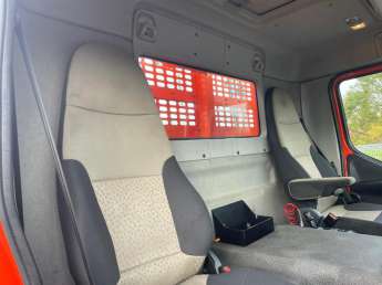 Camion porteur Renault LANDER 380 